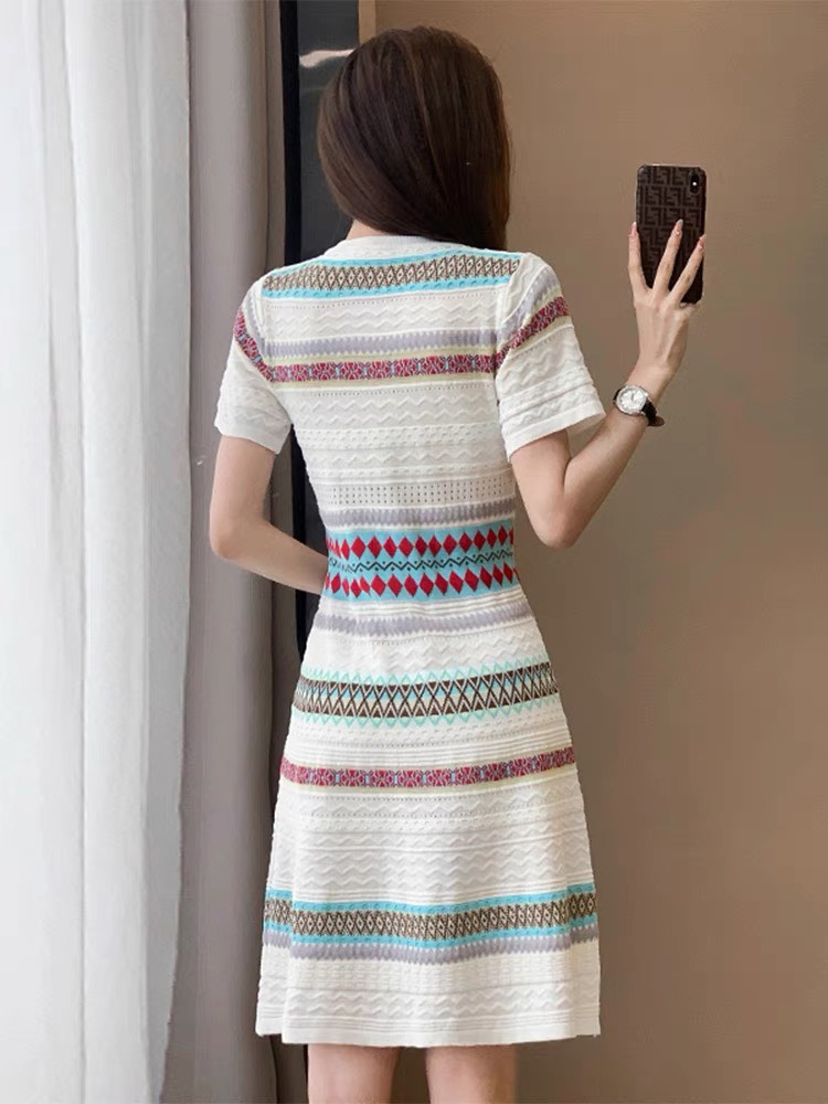 ĐẦM LEN PHỐI MÀU CAO CẤP D84